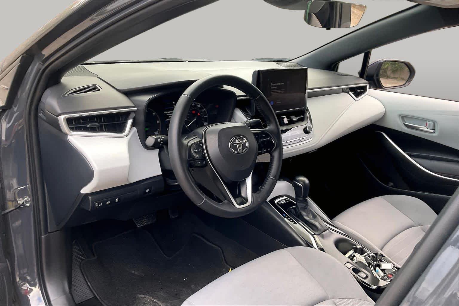 Used 2025 Underground Toyota Hybrid SE image 15