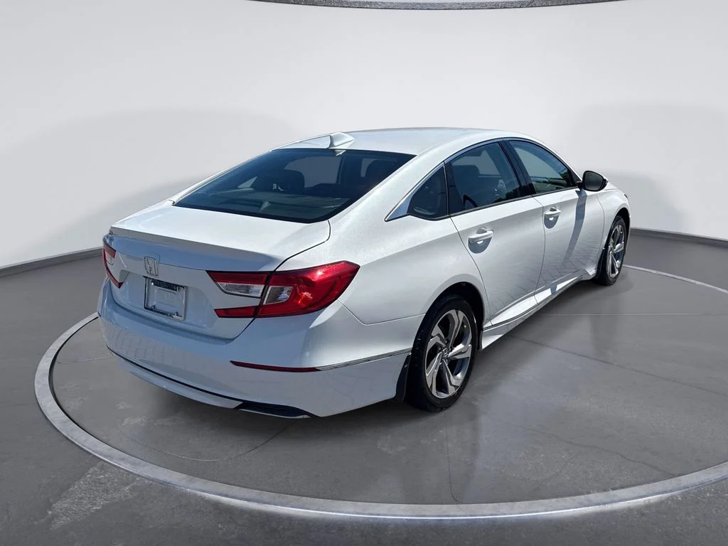 Used 2018 White Honda EX-L image 7
