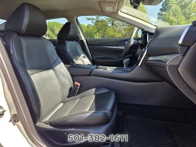 Used 2022 White Nissan SV image 20
