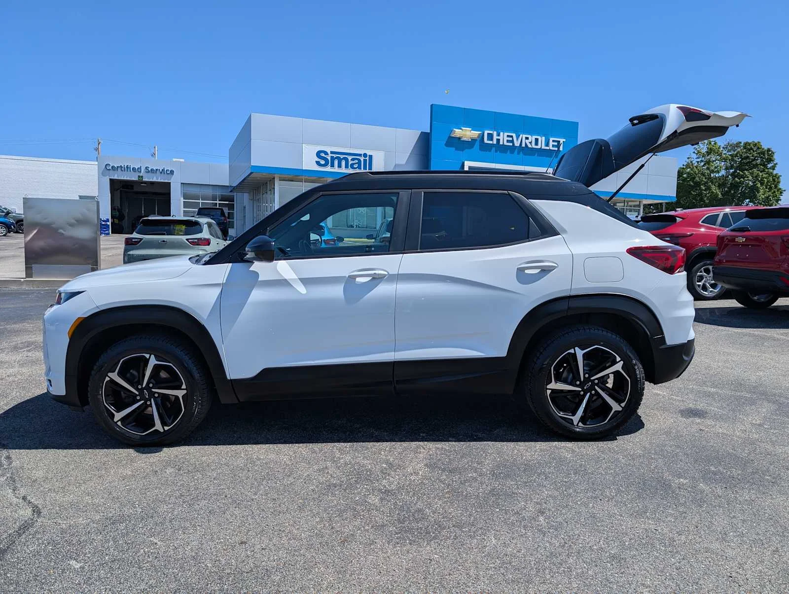 Used 2022 SUMMIT WHITE Chevrolet RS image 10