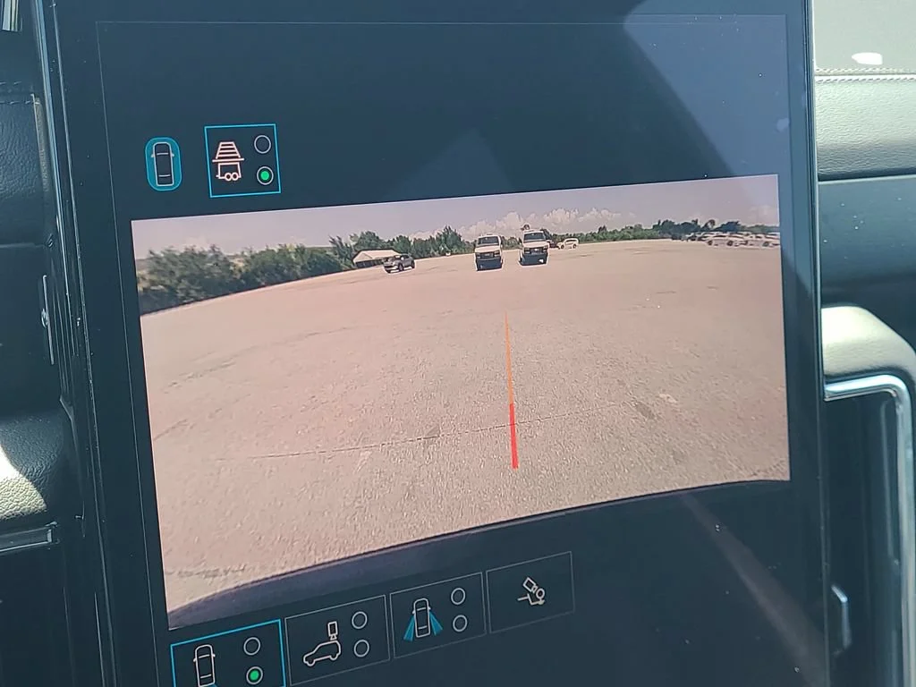 2025 GMC Yukon XL Denali - Photo 16