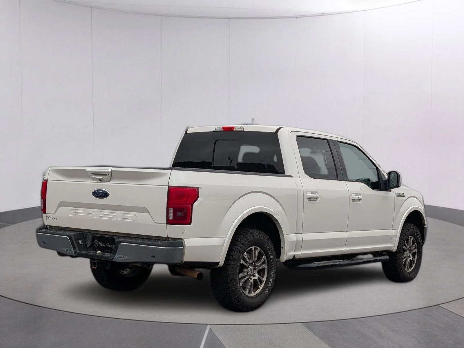 Used 2018 White Platinum Metallic Tri-Coat Ford LARIAT image 6