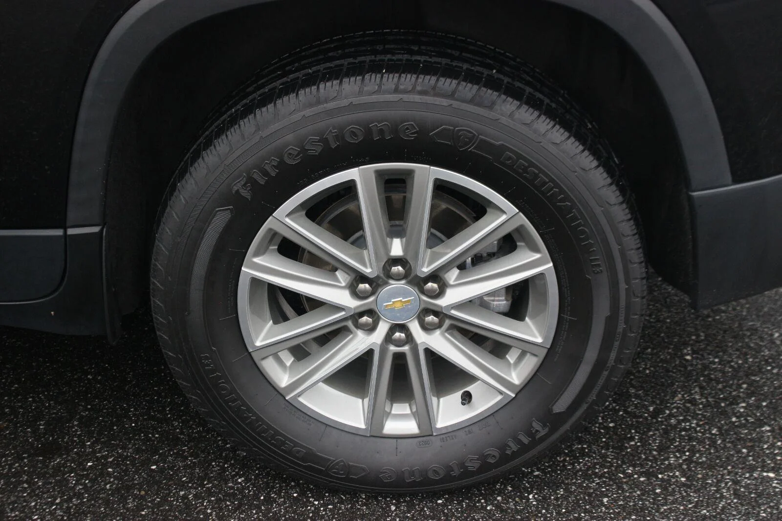 Used 2023 Mosaic Black Metallic Chevrolet LT Cloth image 39