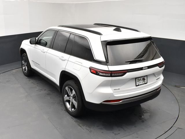 New 2026 Bright White Clear-Coat Exterior Paint Jeep Limited image 16