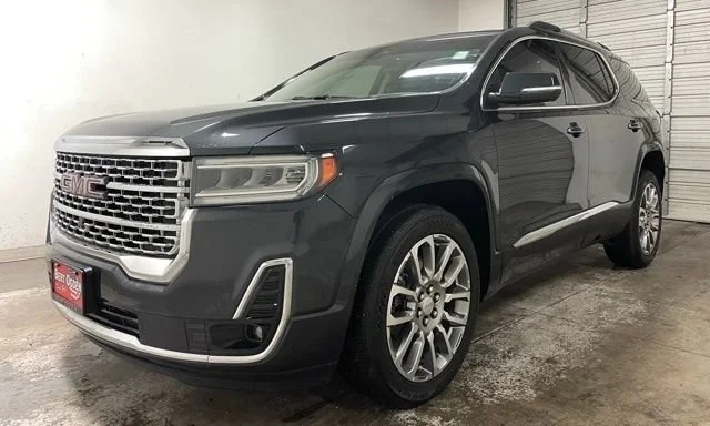 Used 2023 Hunter Metallic GMC Denali image 3