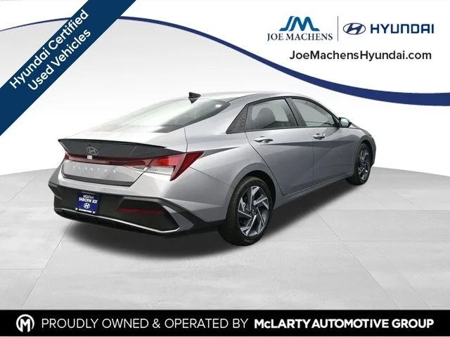 Used 2025 Silver Hyundai SEL Sport image 9