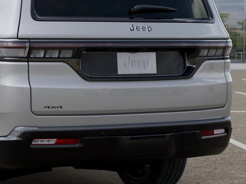 New 2026 Silver-Zynith Exterior Paint Jeep Limited Reserve image 14