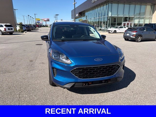 Used 2022 Blue Ford SE image 3