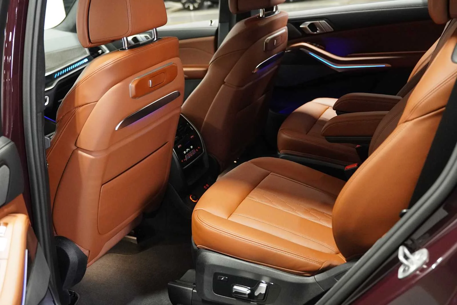 Certified Used 2025 Ametrin Metallic BMW M60i image 24