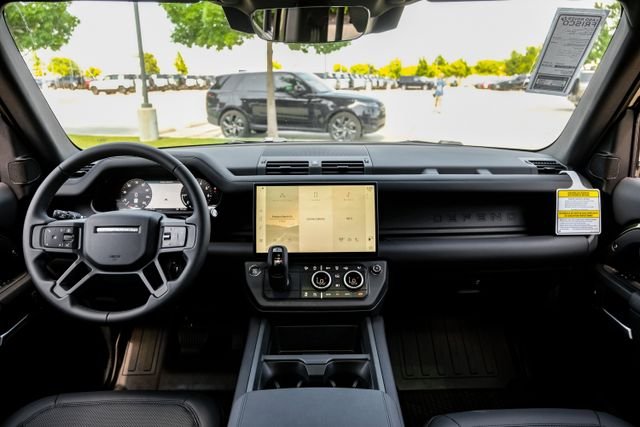 New 2026 Woolstone Green Land Rover S image 18