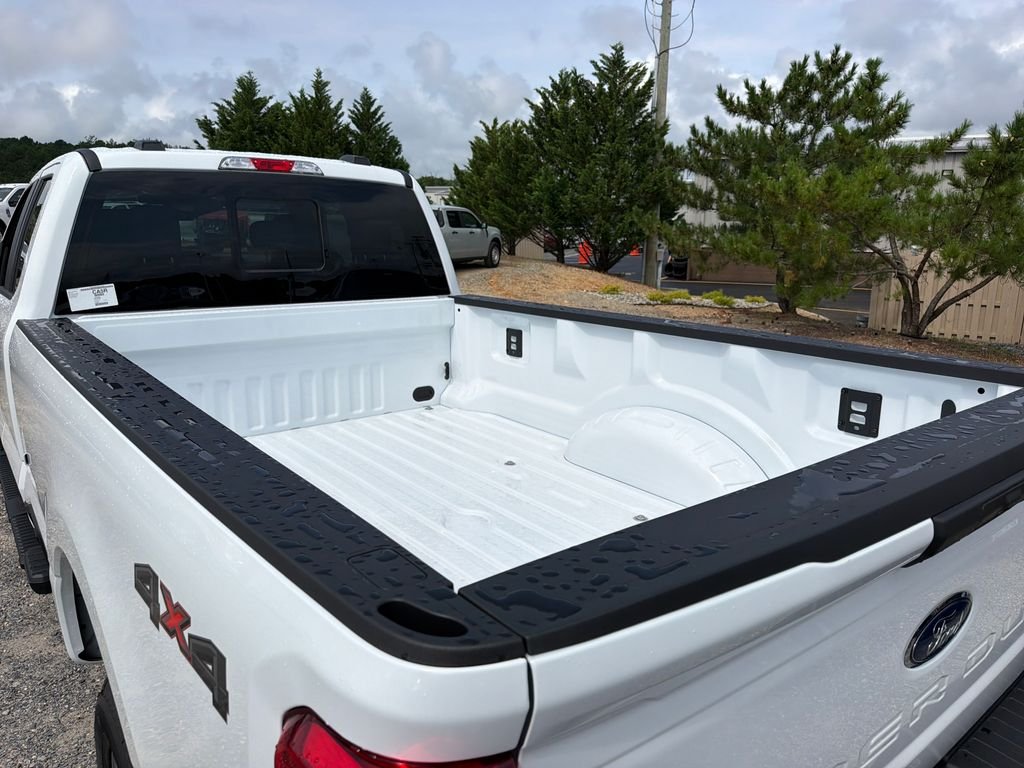 New 2026 Oxford White Ford F-350® XL image 5