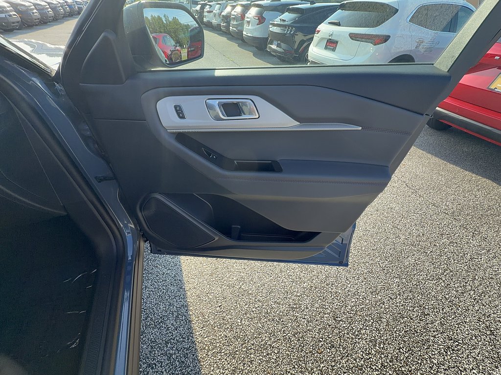 New 2026 Vapor Blue Metallic Ford Active image 22