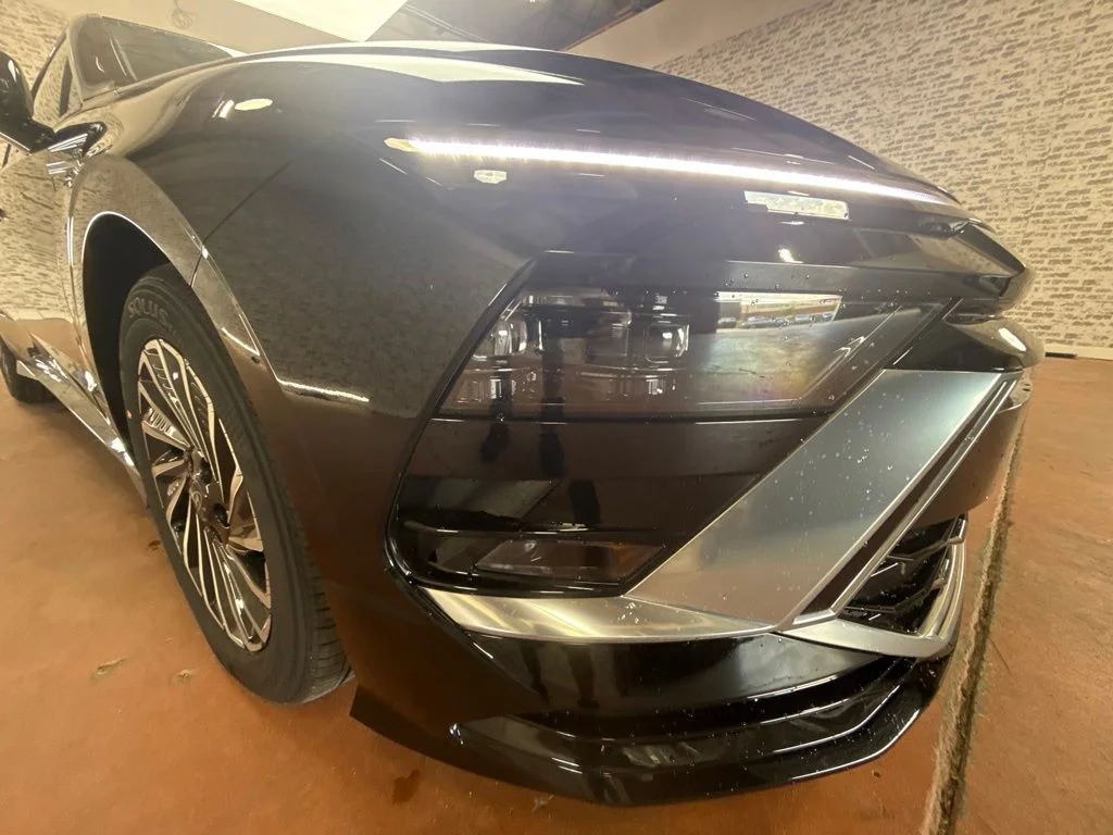 New 2026 Abyss Black Hyundai SEL image 9