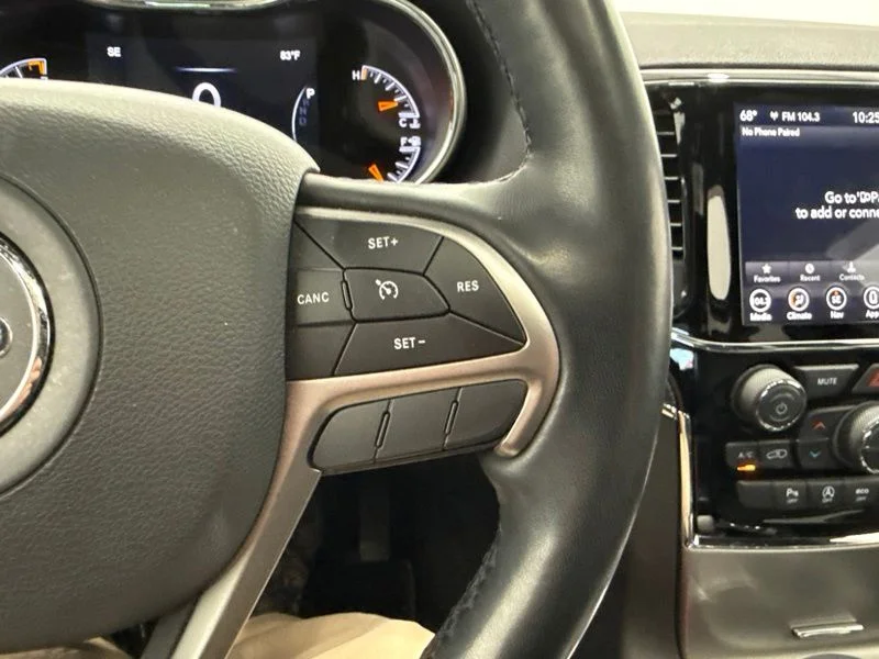 Used 2020 Red Jeep Limited image 27