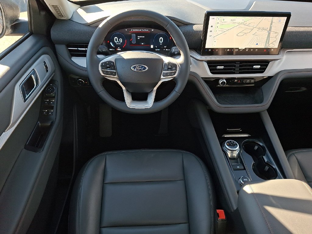 Used 2025 Gray Ford Active image 11