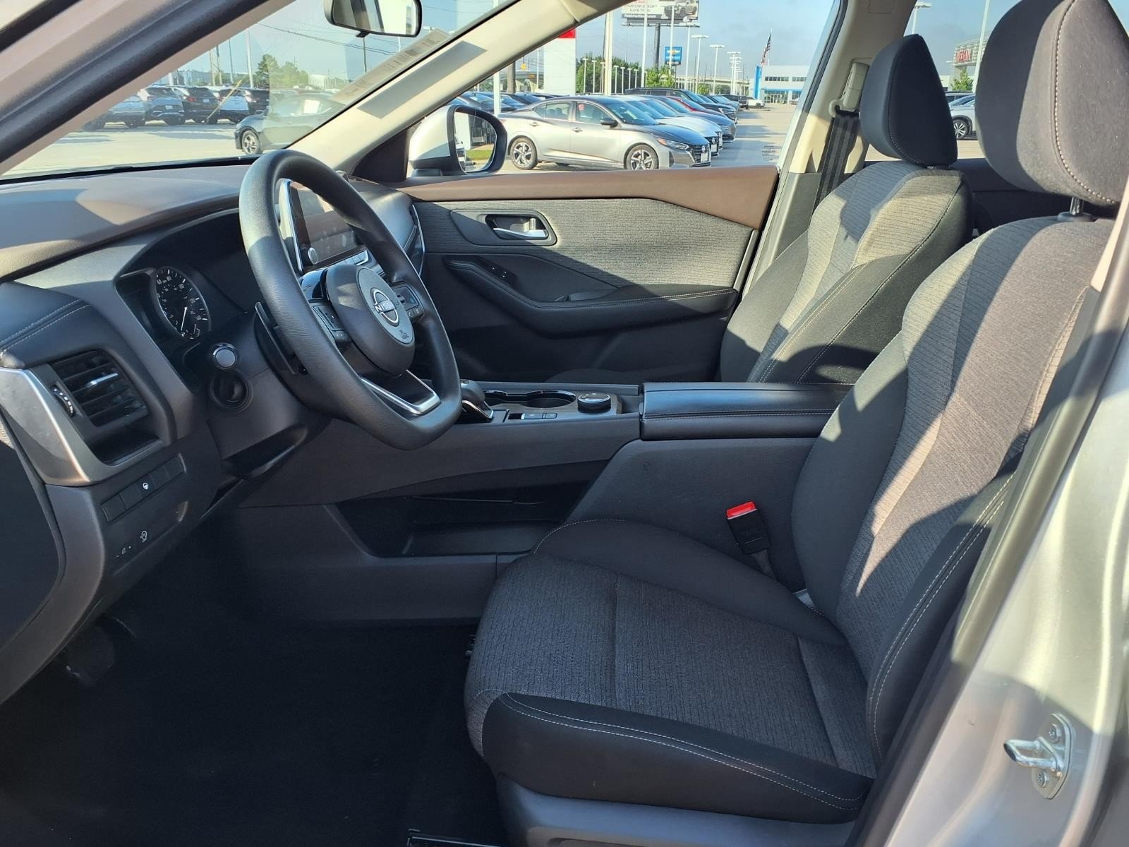 2023 Nissan Rogue SV Silver at Robbins Nissan