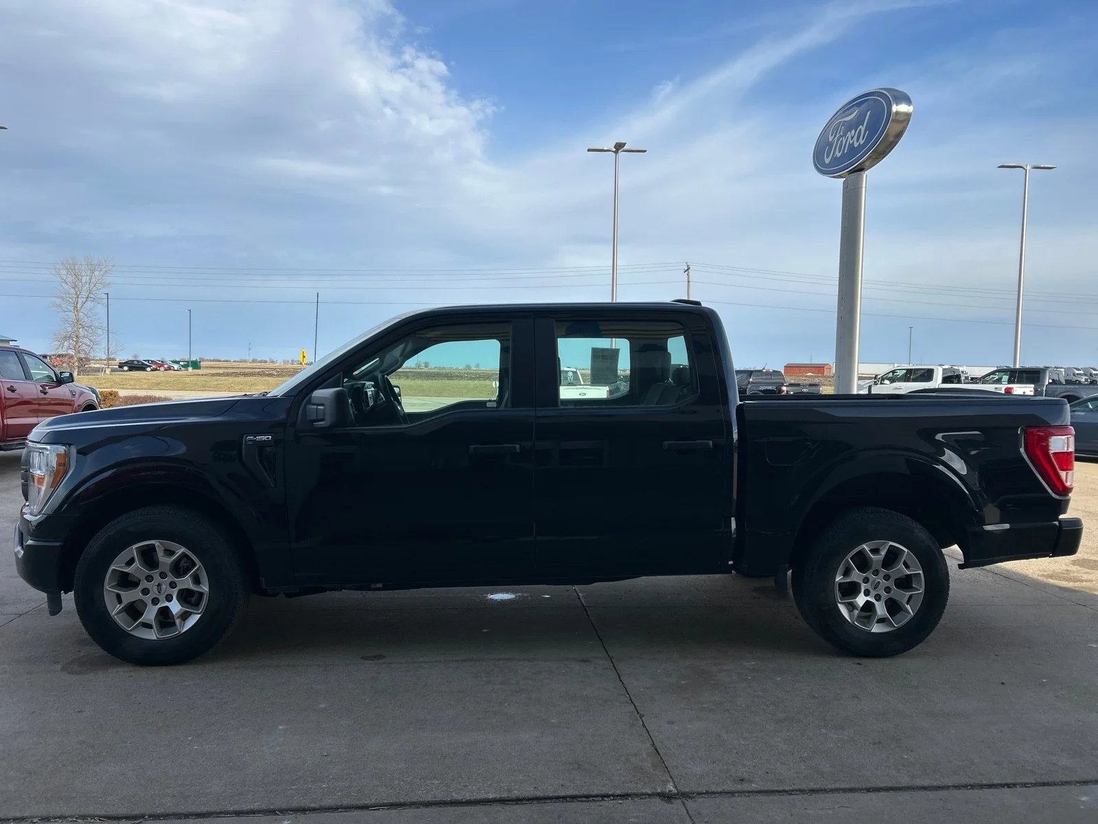 Used 2022 Black Ford XL image 5