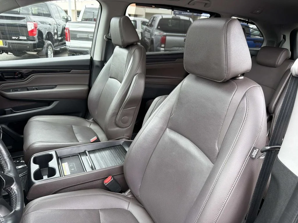 Used 2019 Pacific Pewter Metallic Honda Elite image 25