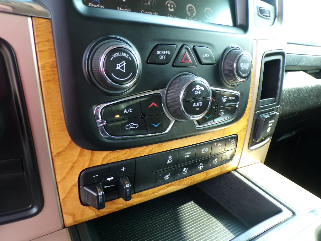Used 2013 Black Gold Pearlcoat Ram Laramie Longhorn image 27