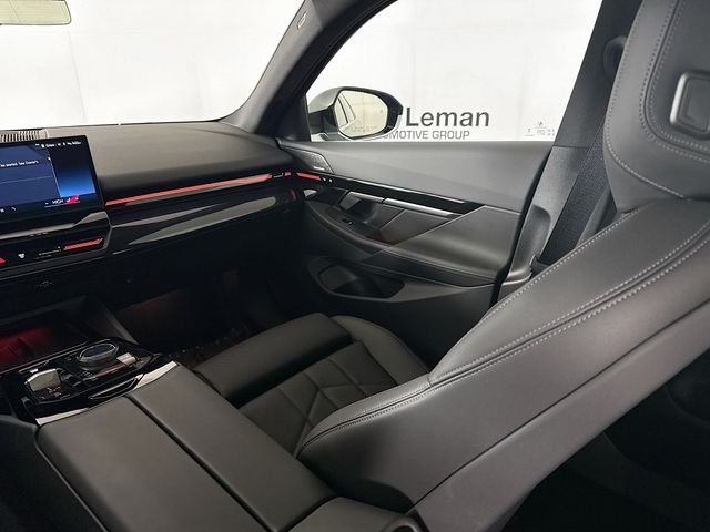 2025 BMW 5 Series 530i - Photo 22