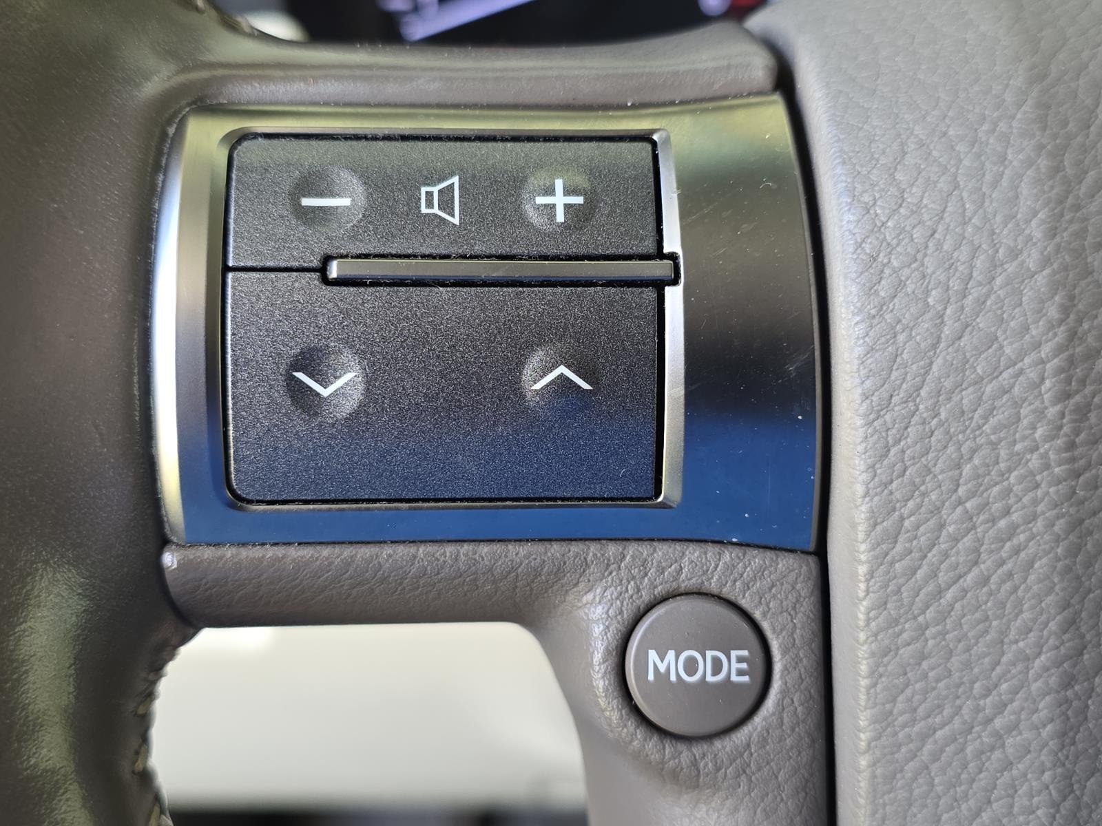 Used 2017 Silver Lexus 460 image 26
