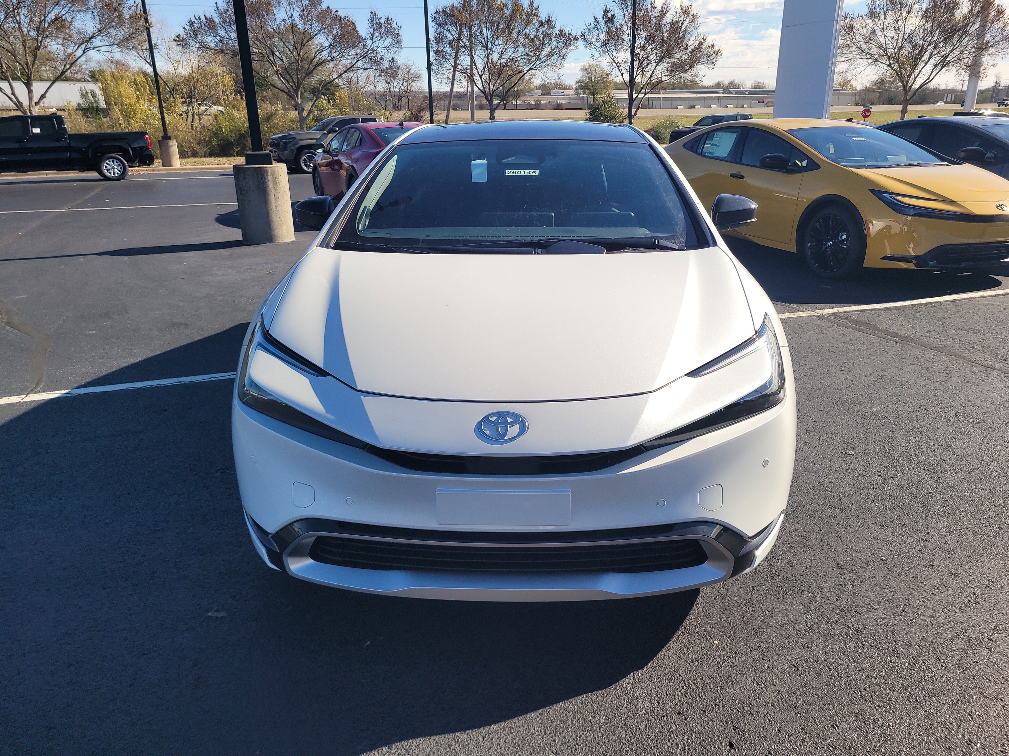 New 2026 Wind Chill Pearl <sup>1</sup> Toyota  XSE Premium image 2