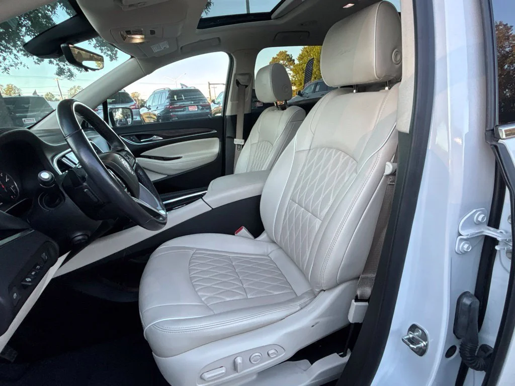 Used 2023 White Buick Avenir image 24