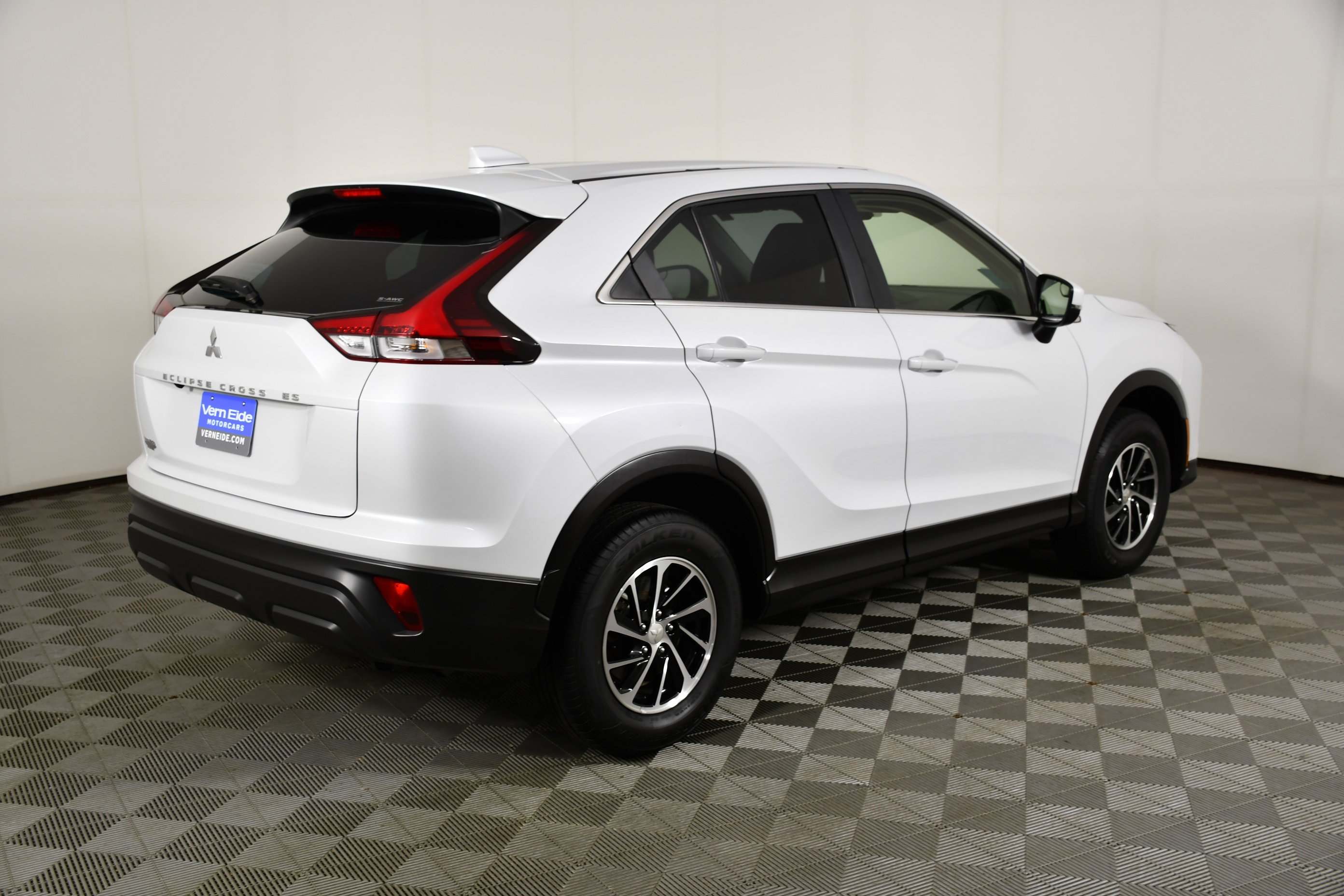 Certified Used 2024 White Diamond Mitsubishi ES image 6
