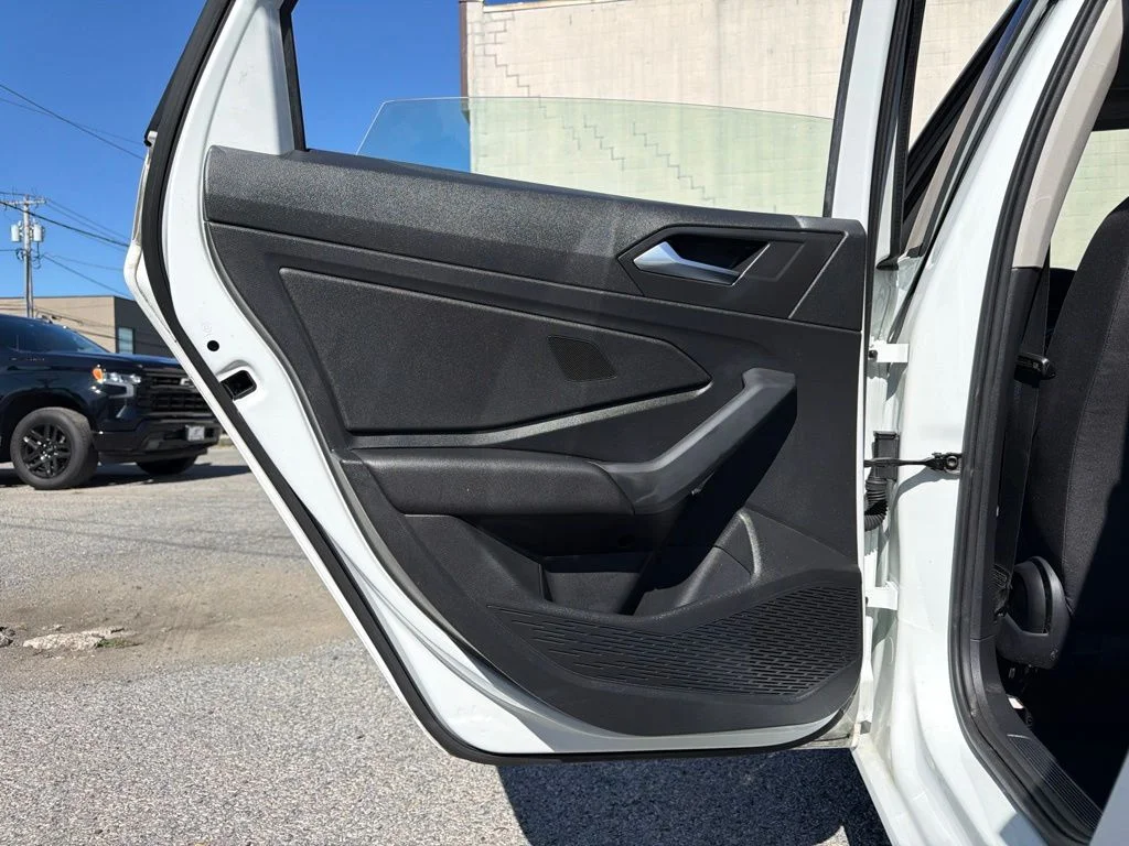 Used 2019 White Volkswagen 1.4T S image 19