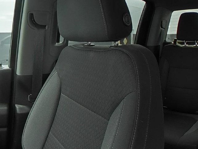 Used 2022 Silver Chevrolet Custom image 39