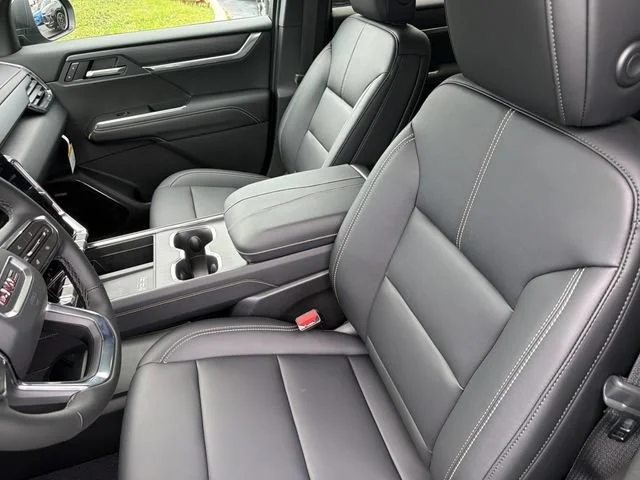 New 2026 Ebony Twilight Metallic GMC Elevation image 21