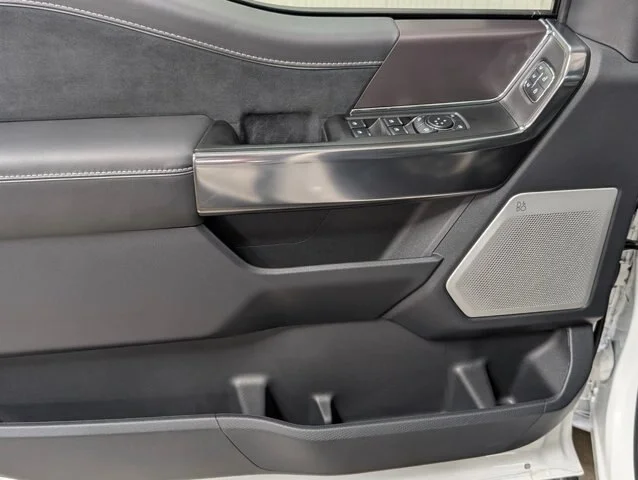 New 2026 Star White Metallic Tri-Coat Ford Platinum® image 52