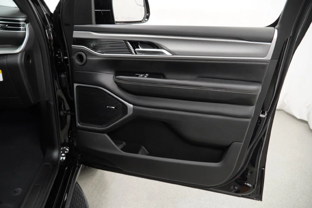 New 2027 High Gloss Black Paint Jeep  image 34