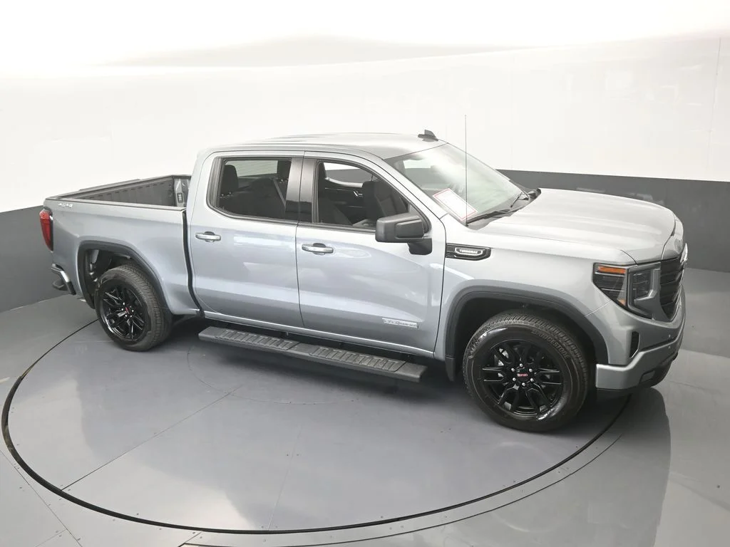 Used 2025 Sterling Metallic GMC Elevation image 49