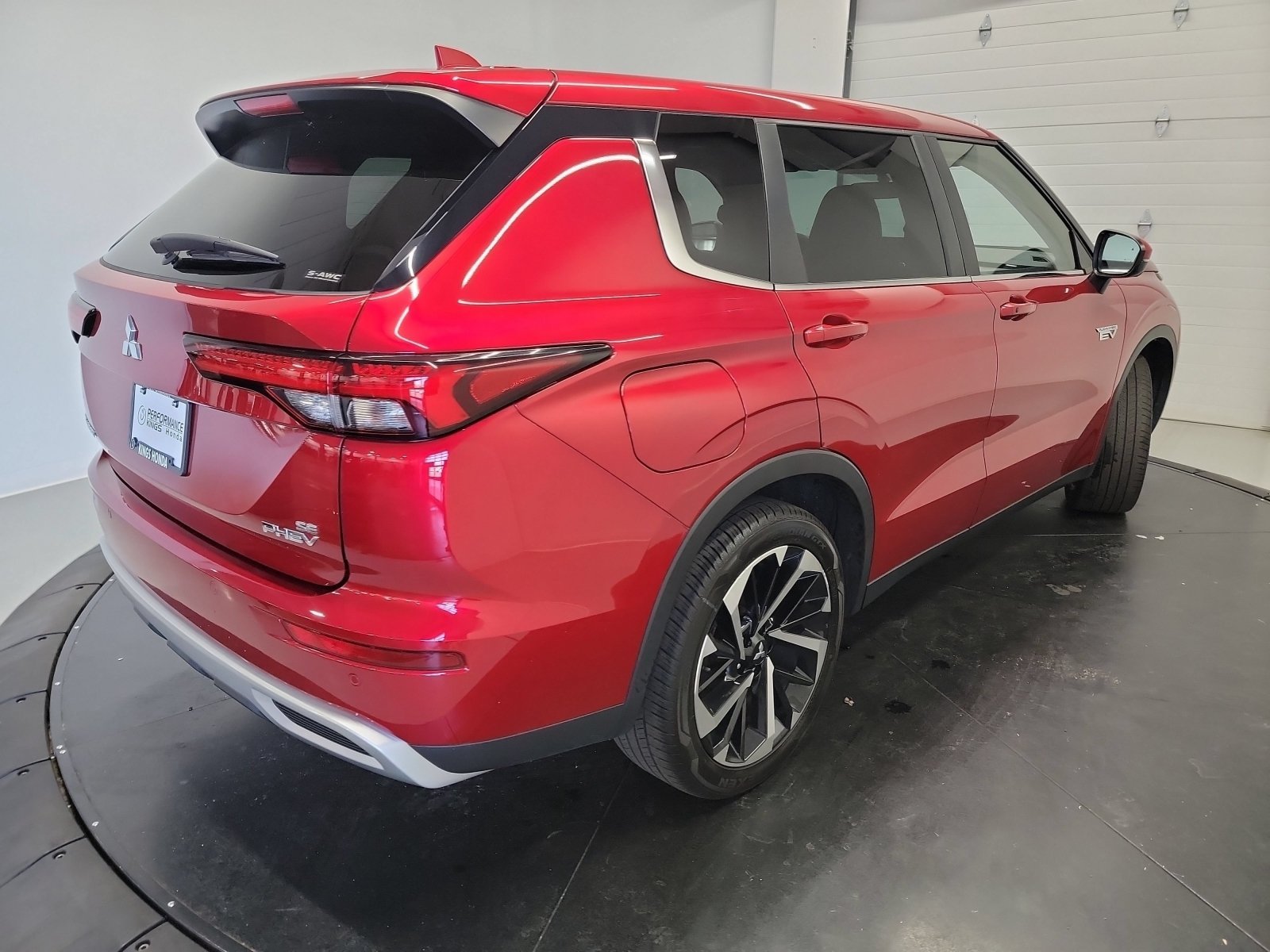 Used 2023 Red Diamond Mitsubishi SE image 8