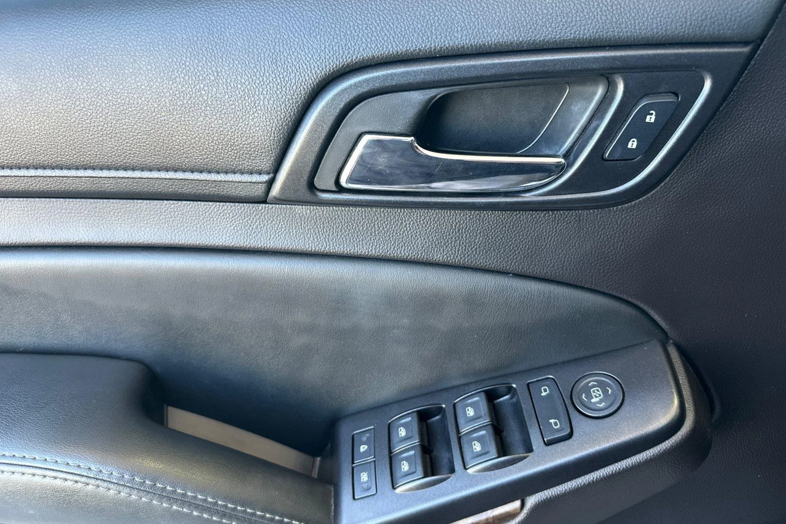 Used 2016 Silver Ice Metallic Chevrolet LS image 11