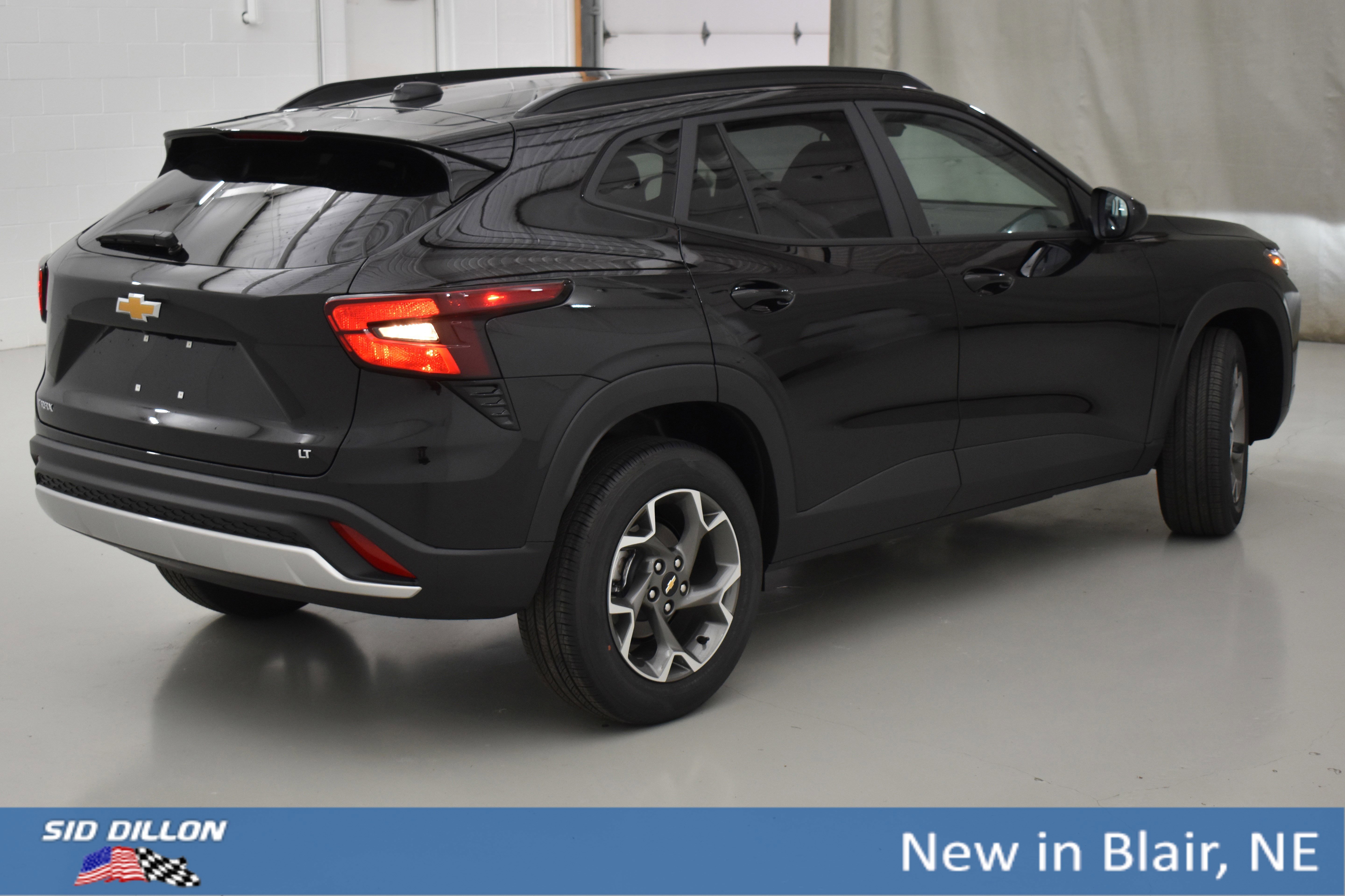 New 2026 Mosaic Black Metallic Chevrolet LT image 12