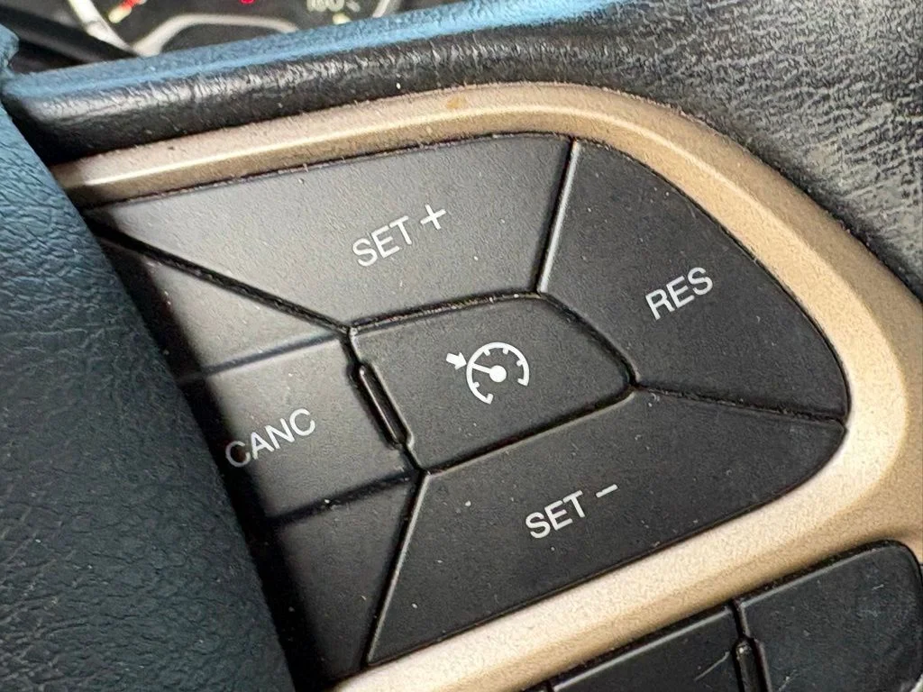 Used 2017 Black Jeep Latitude image 14