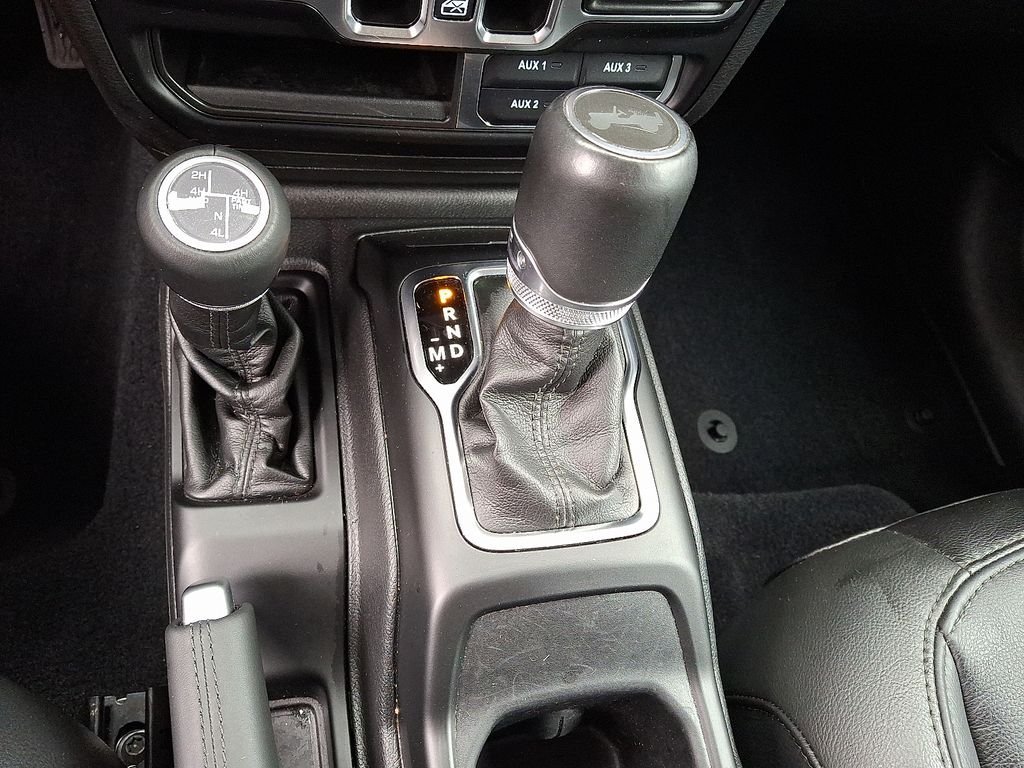 Used 2022 Gray Jeep Unlimited Sahara Altitude image 15