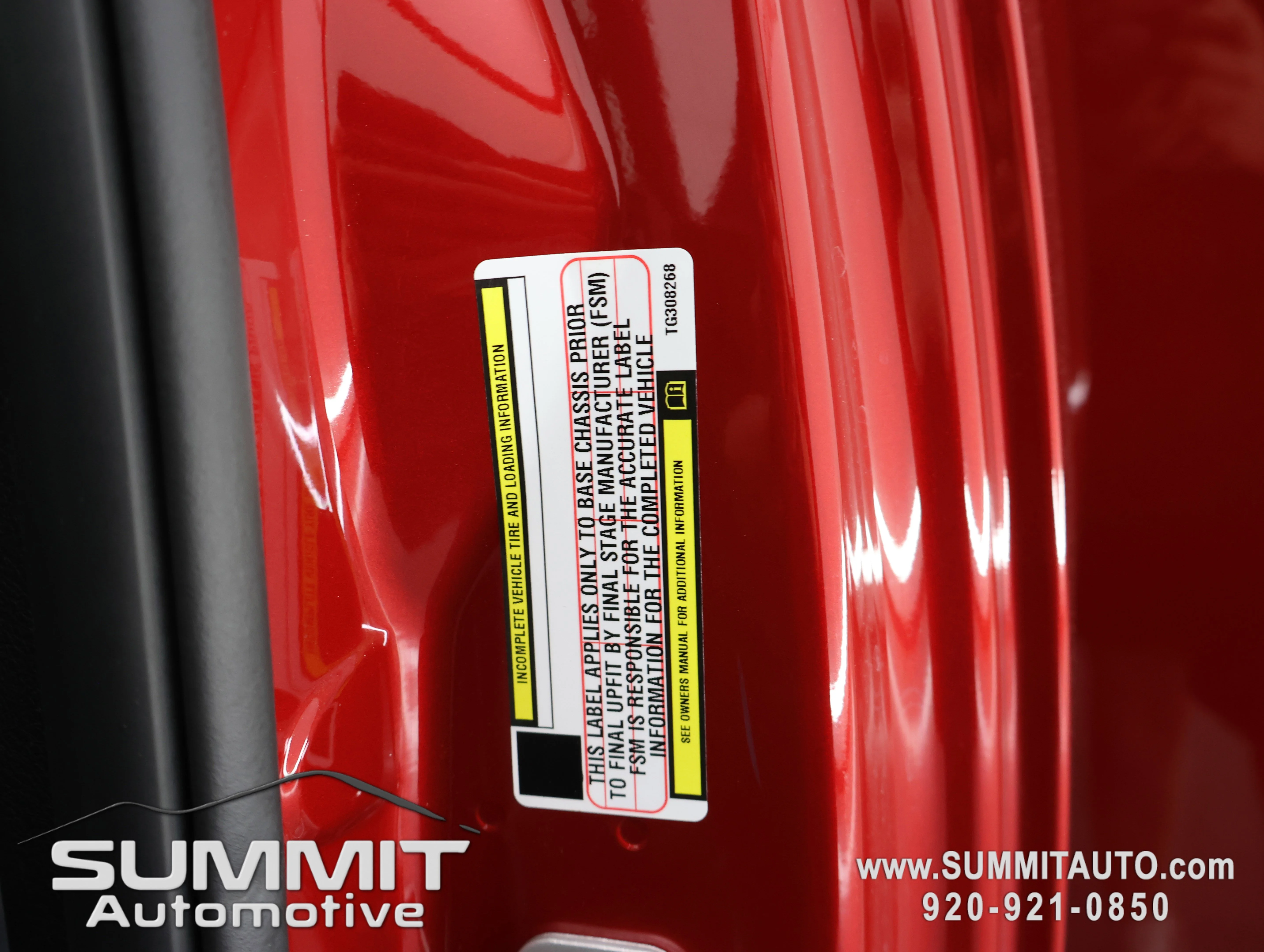 New 2026 Molten Red Pearl-Coat Exterior Paint RAM Tradesman image 53