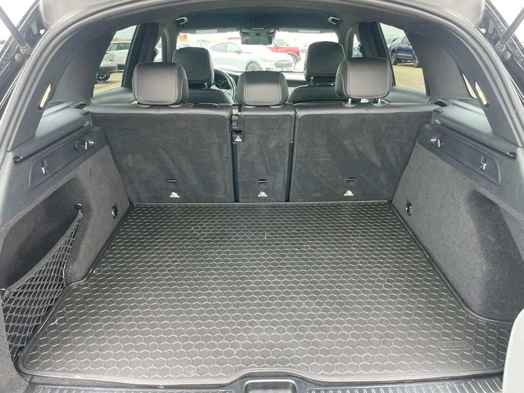 Used 2022 Black Mercedes-Benz GLC 300 image 31