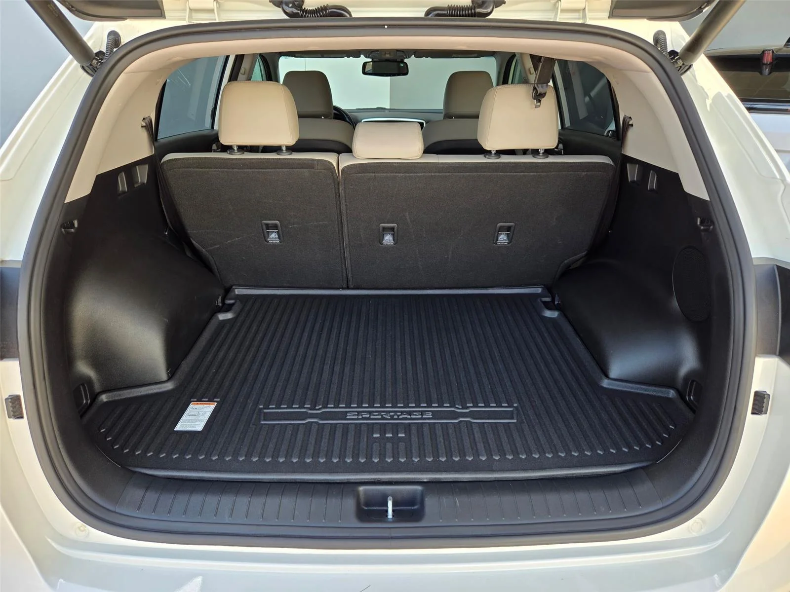 Used 2020 Snow White Pearl Kia EX image 31