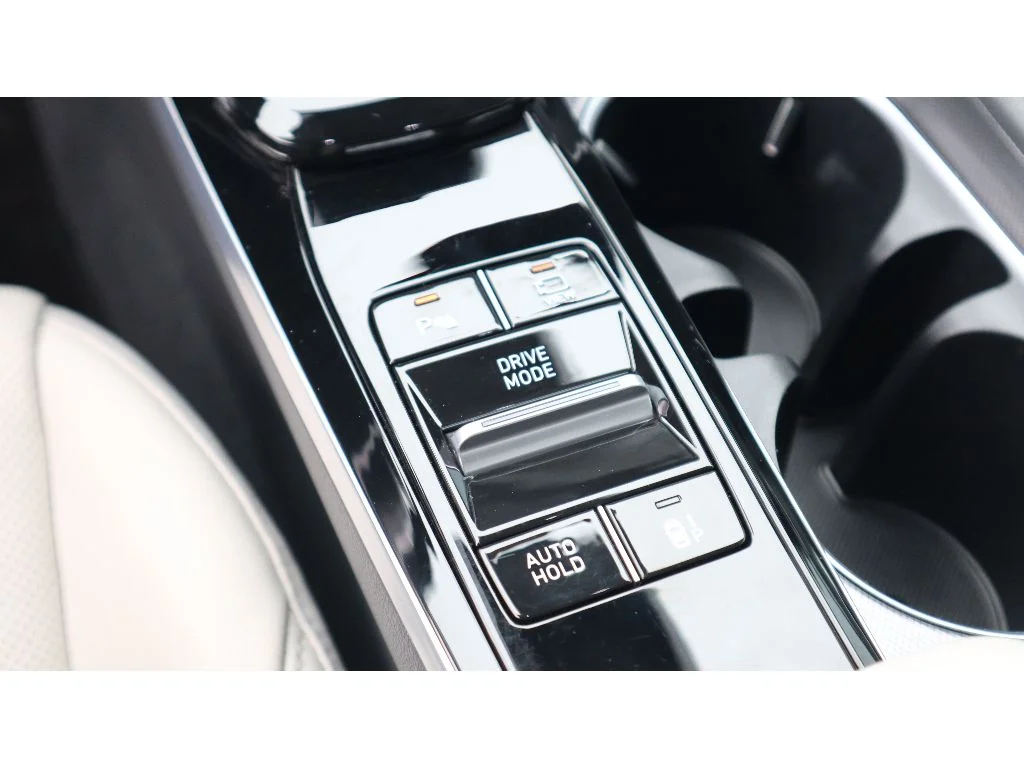 Used 2023 Serenity White Hyundai Limited image 22