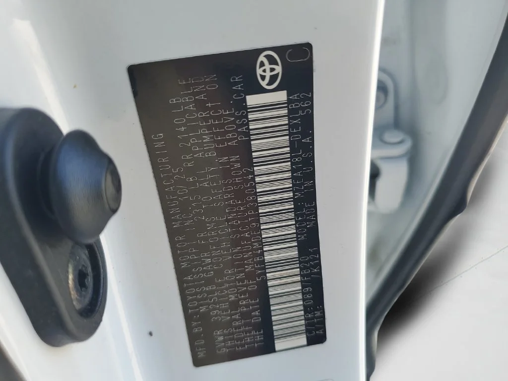 Used 2026 Off-white Toyota LE image 27
