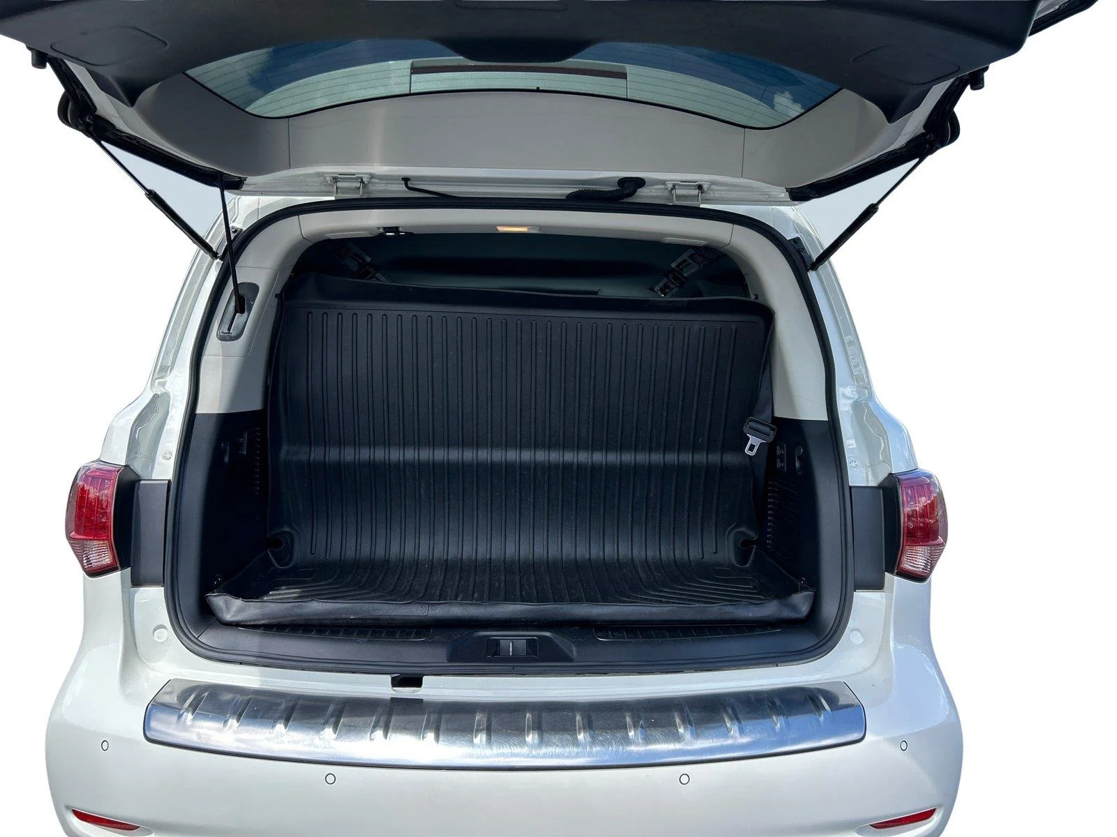 Used 2015 Majestic White INFINITI 4WD image 6