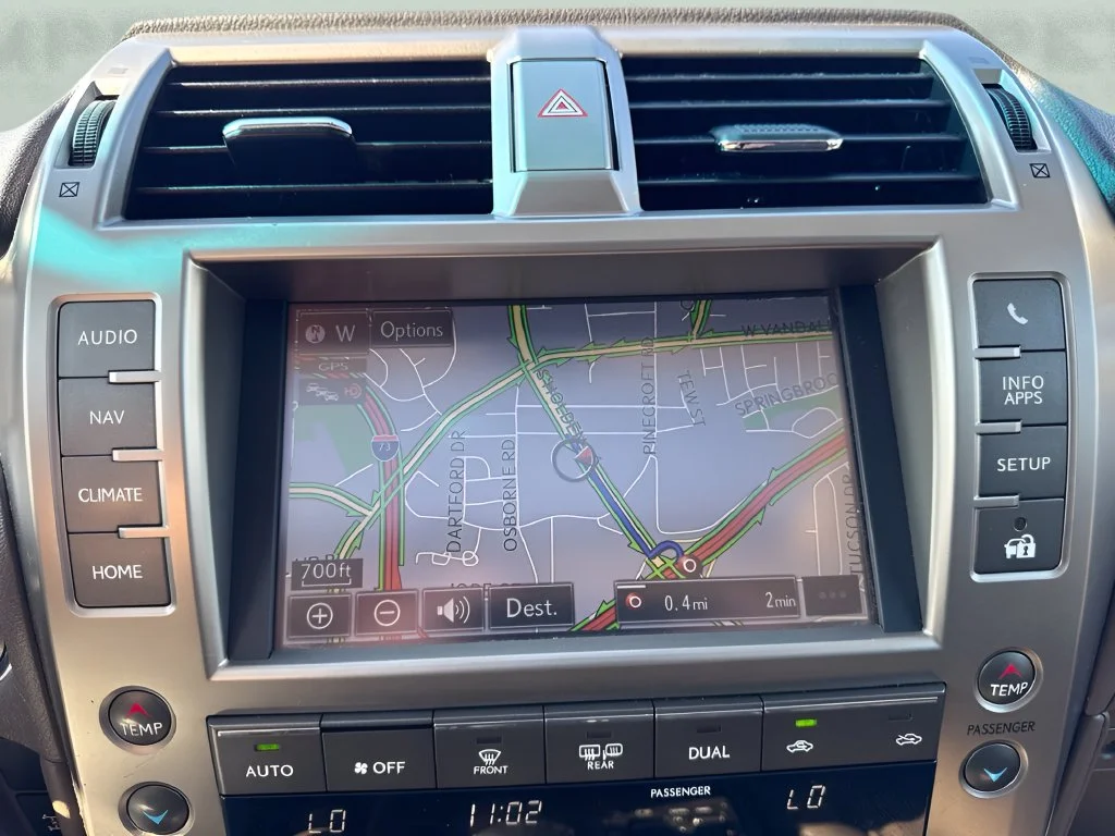 Used 2018 White Lexus 460 image 21