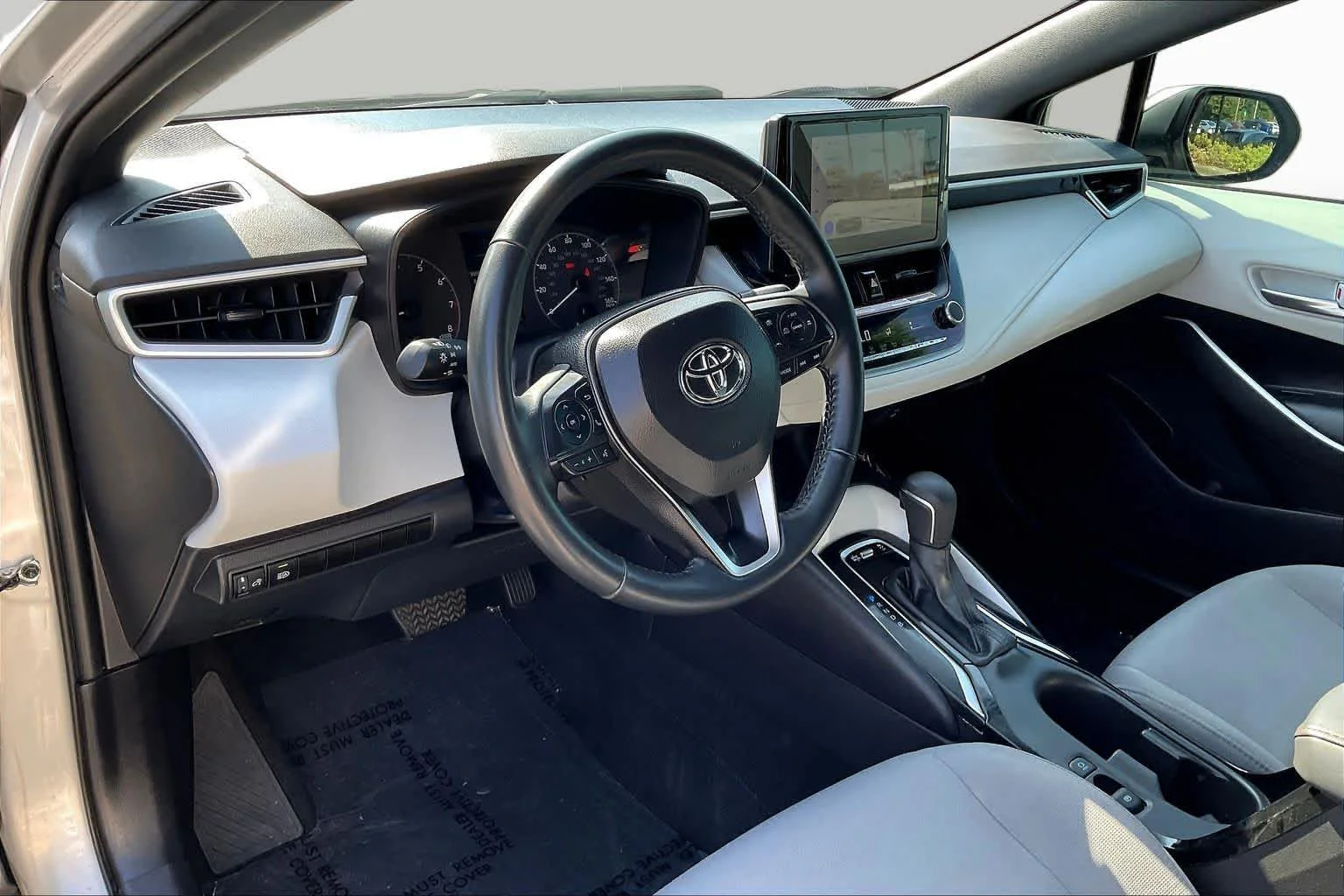 Used 2025 Classic Silver Metallic Toyota SE image 17