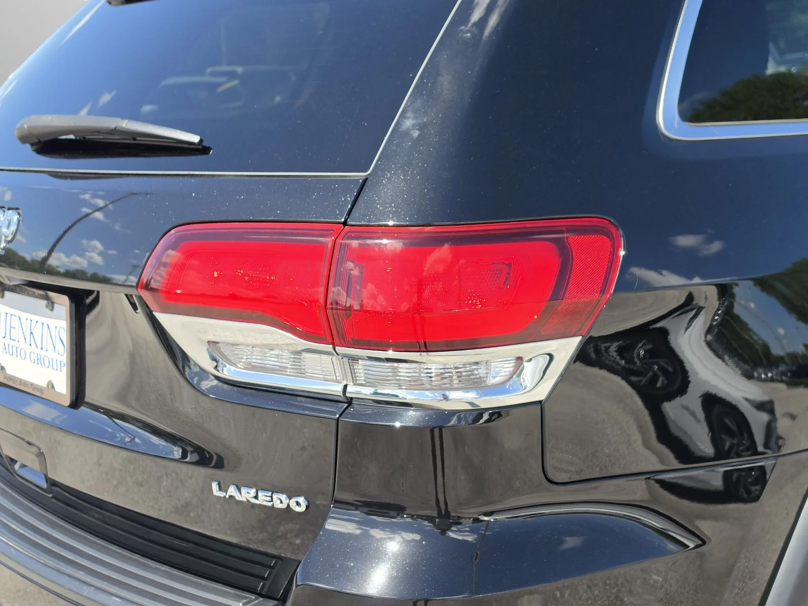 Used 2022 Black Jeep Laredo X image 14