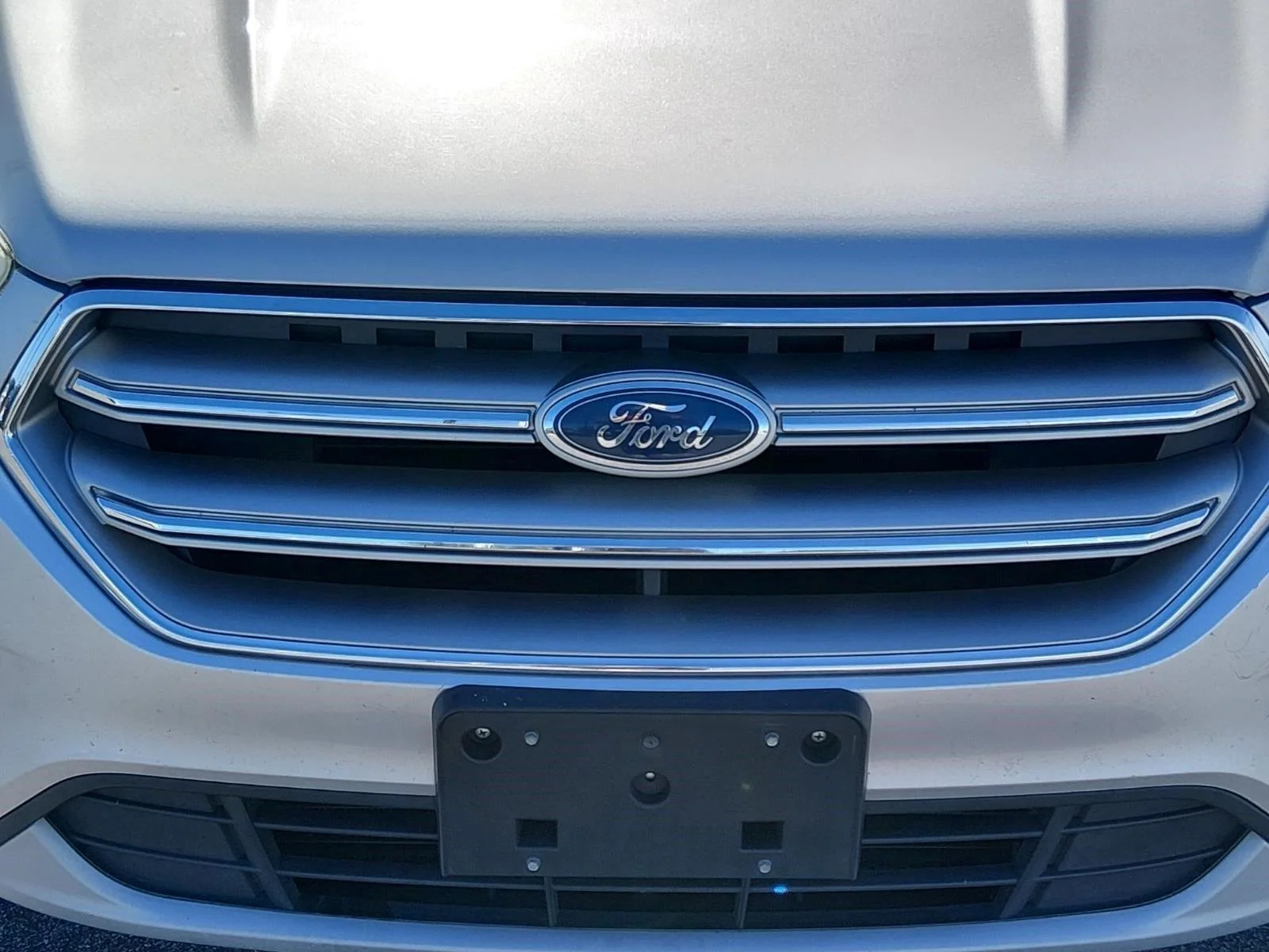 Used 2017 Ingot Silver Ford SE image 9