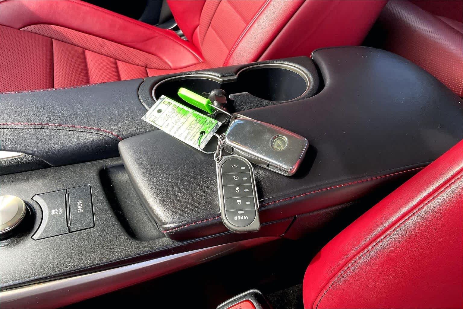 Used 2018 Ultra White Lexus  image 14